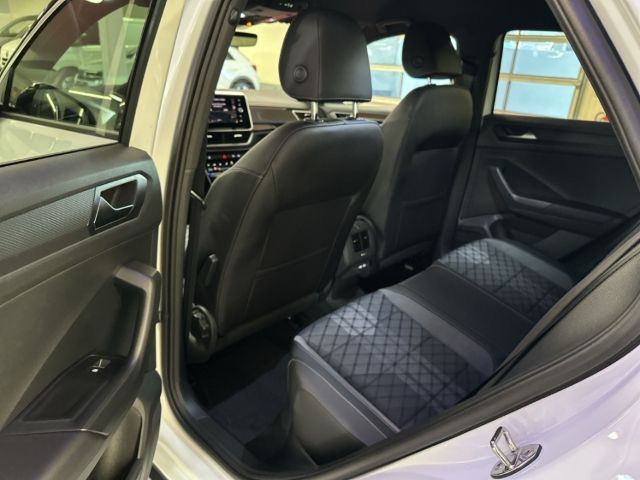 Volkswagen T-Roc R-Line 1.5 TSI DSG AHK Navi Easy Open Kame foto 6