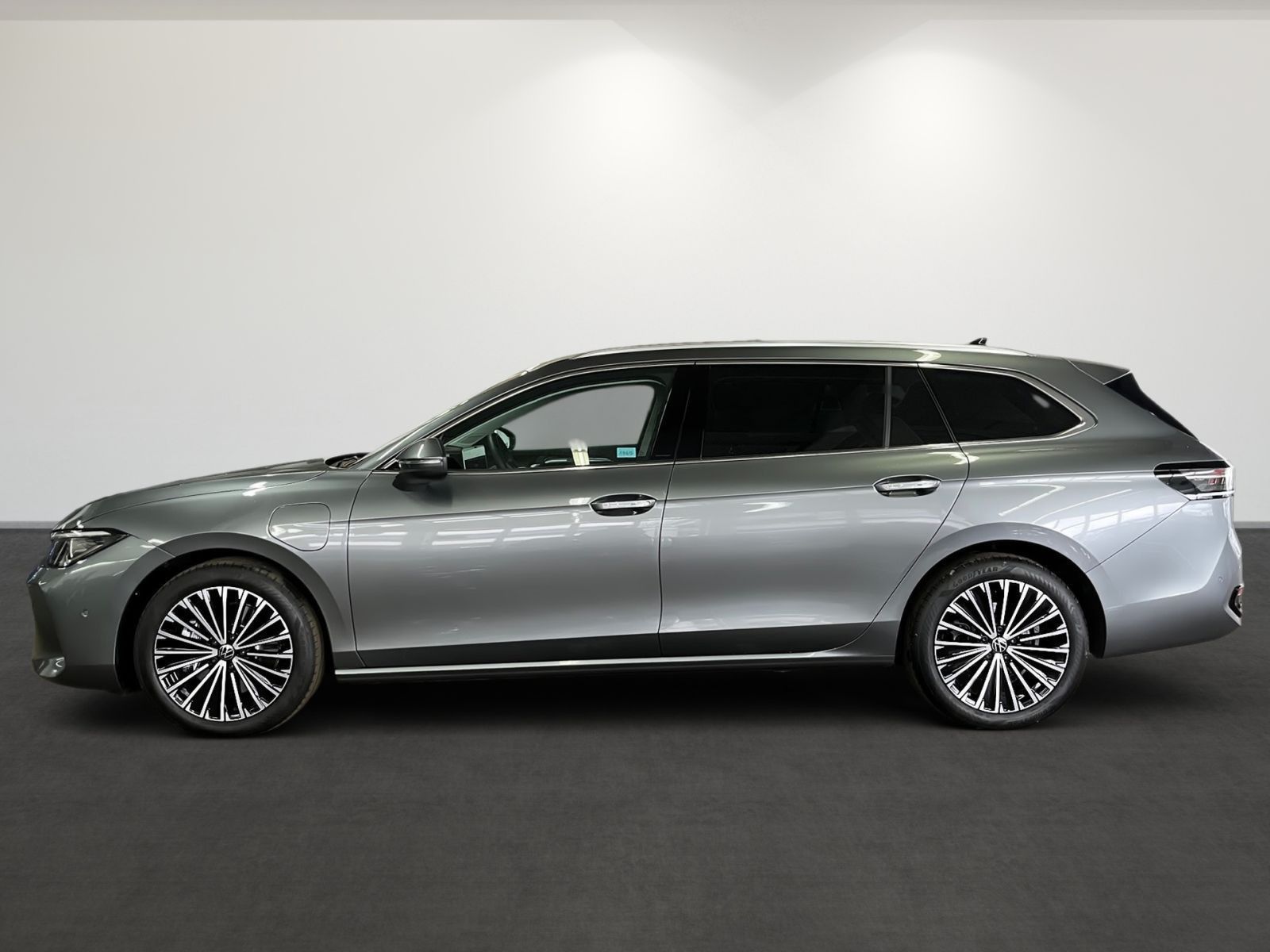 Volkswagen Passat Variant 1.5 Hybrid Elegance DSG AHK Navi foto 8
