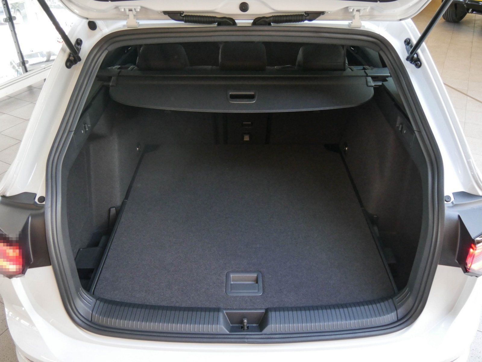 Volkswagen Golf Variant R-Line 1,5 eTSI 150 PS DSG AHK,PANO foto 12