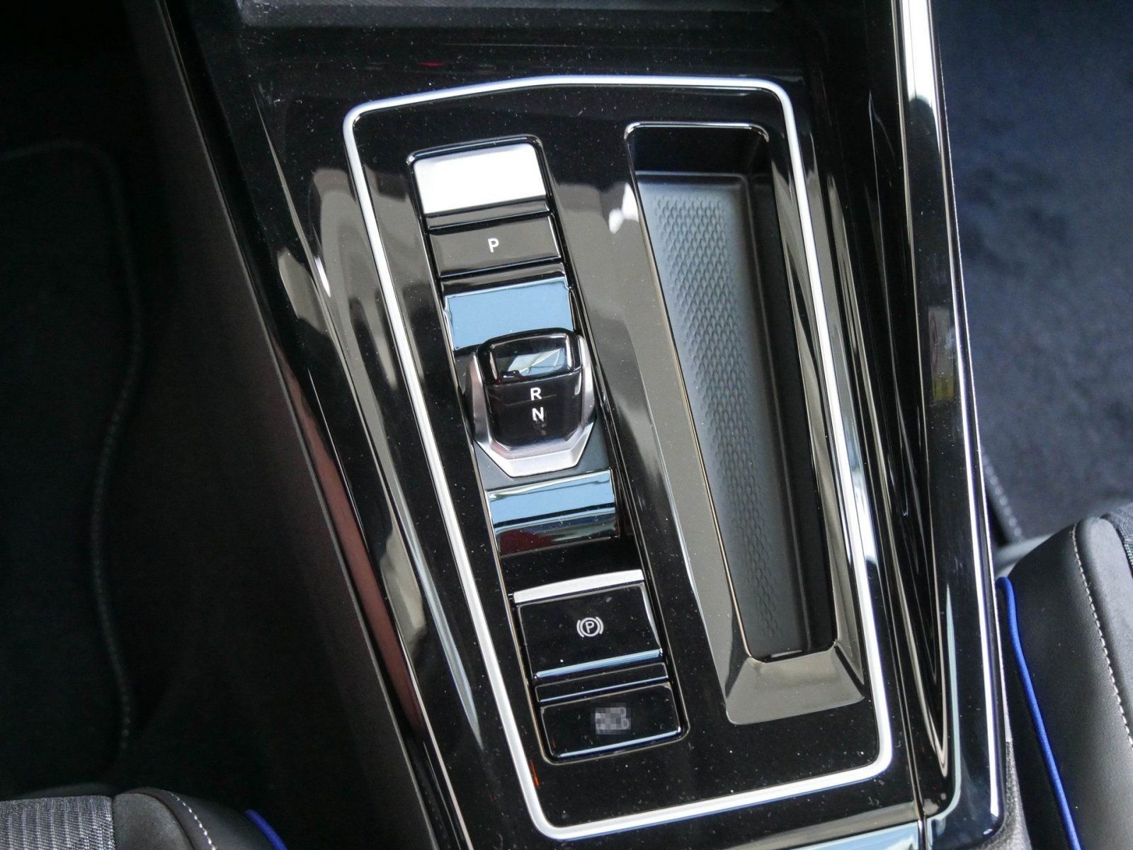 Volkswagen Golf Variant R-Line 1,5 eTSI 150 PS DSG AHK,PANO foto 8