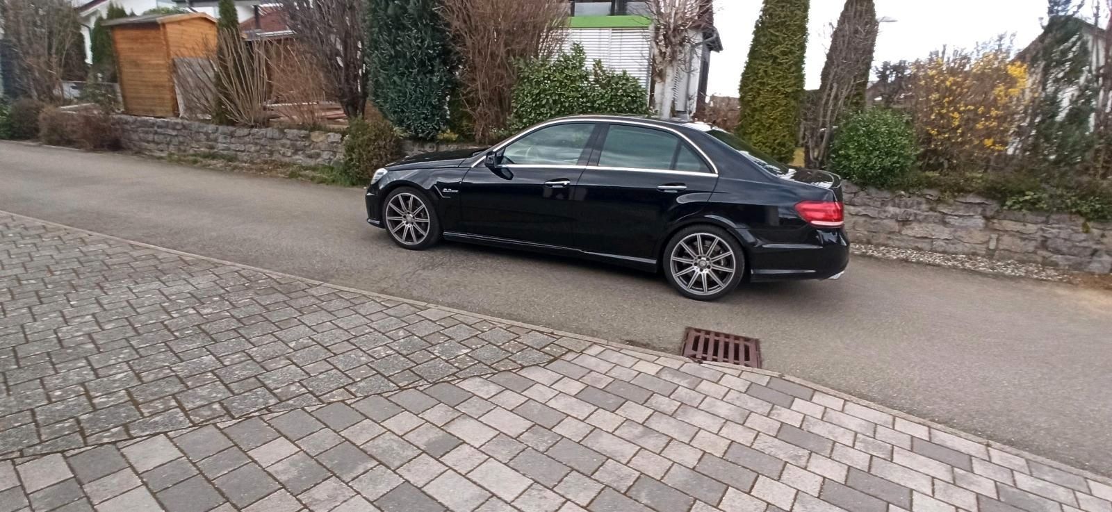 Mercedes-Benz Mercedes E63 AMG Performance Paket Carbon ... foto 12