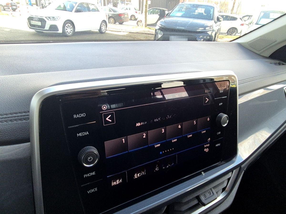 Volkswagen T-Roc 1.5 TSI Style DSG Navi LED Pano foto 11