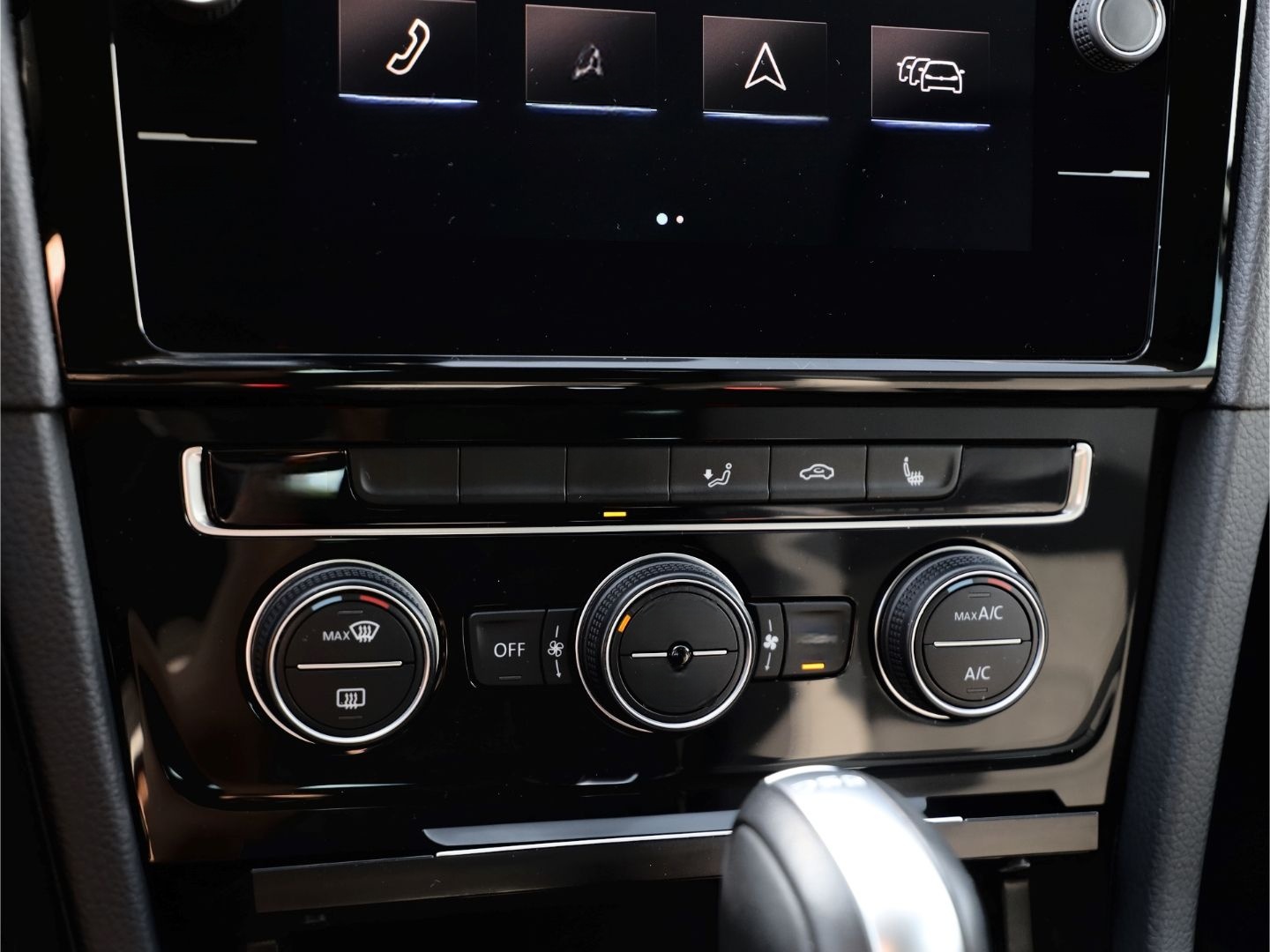 Volkswagen Golf VII R-LINE HIGHLINE TSI DSG DCC LED NAVI foto 13