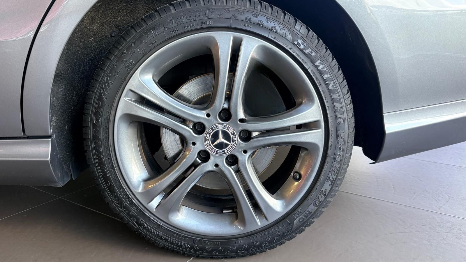 Mercedes-Benz CLA 220 4M 2.0 SB RFK/CarPlay/8xReifen/Memory foto 12