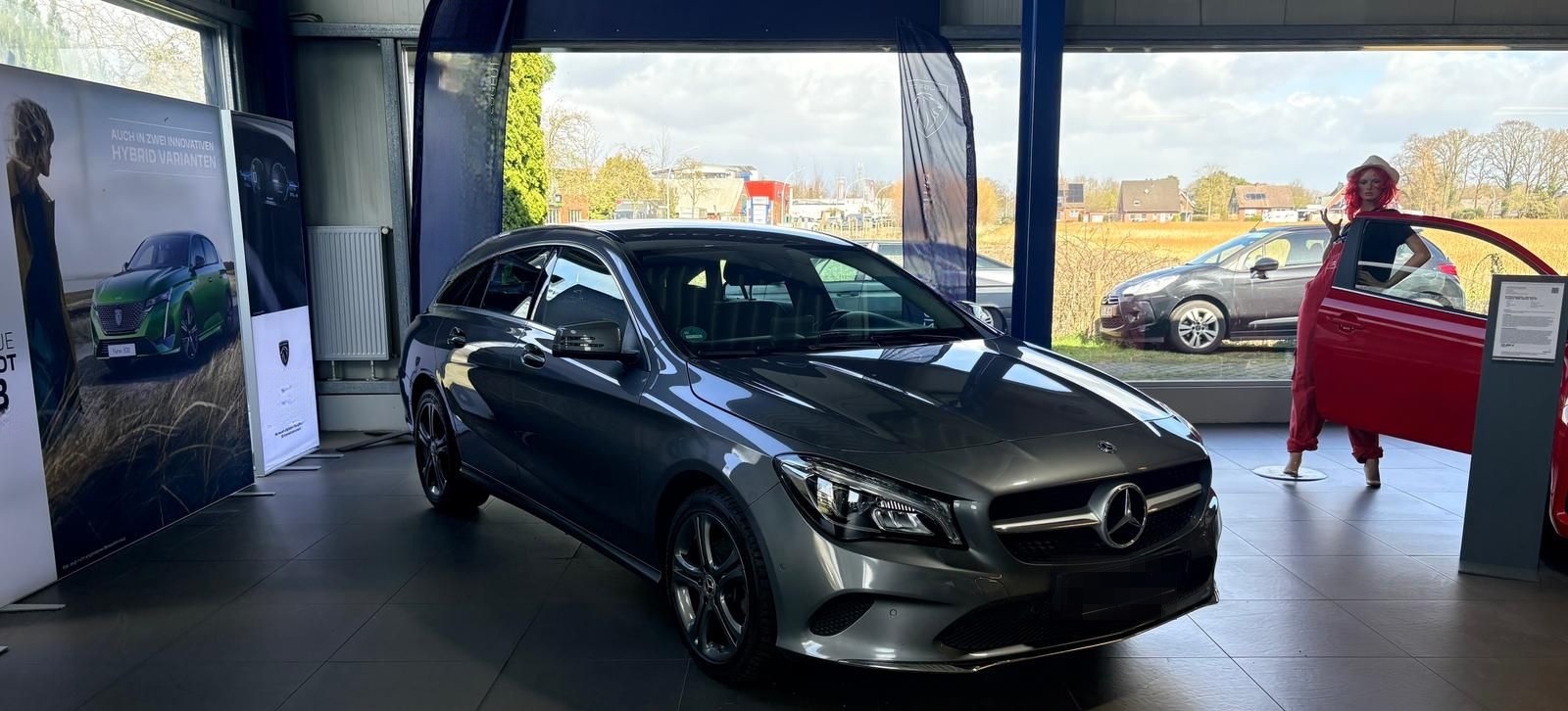 Mercedes-Benz CLA 220 4M 2.0 SB RFK/CarPlay/8xReifen/Memory foto 3