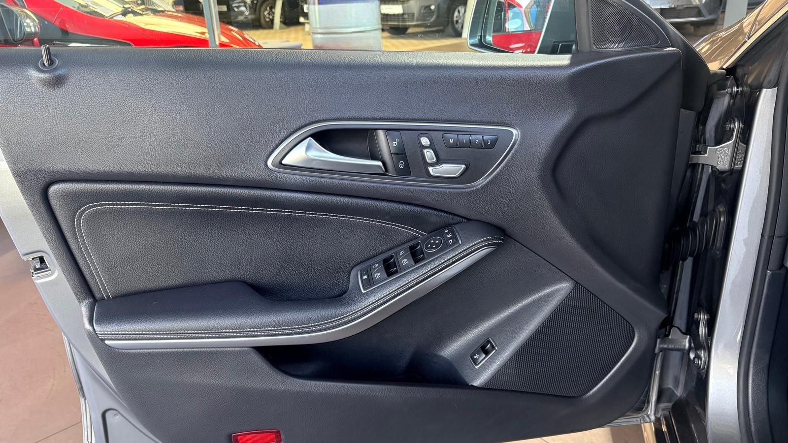 Mercedes-Benz CLA 220 4M 2.0 SB RFK/CarPlay/8xReifen/Memory foto 9