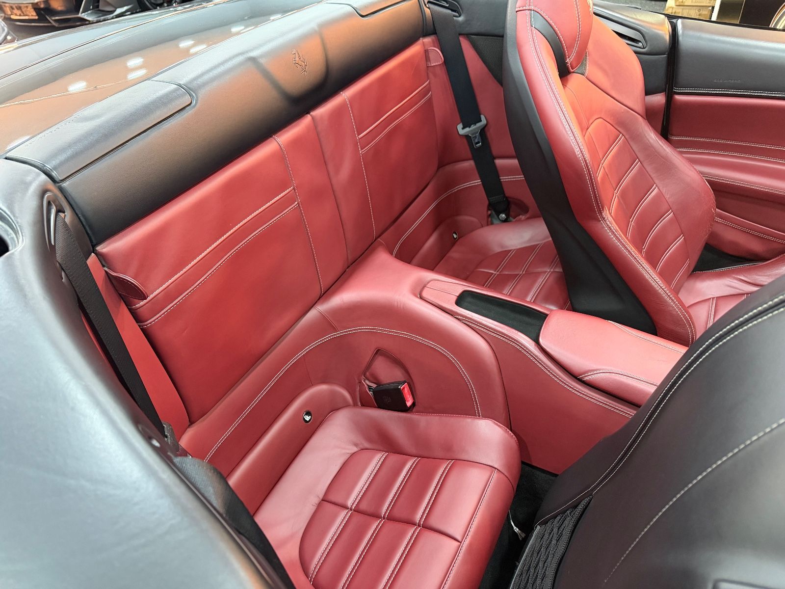 Ferrari California 3.9 V8 T 4-Sitzer/TOP/SERVICE /CARBON foto 16
