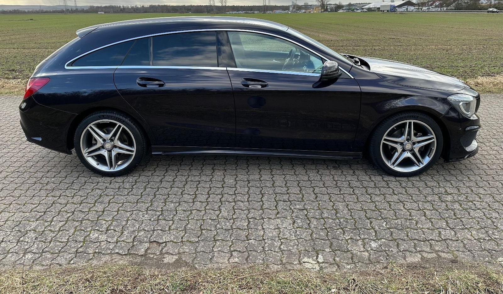 Mercedes-Benz CLA 200 Shooting Brake AMG-Line Sonderlack foto 6