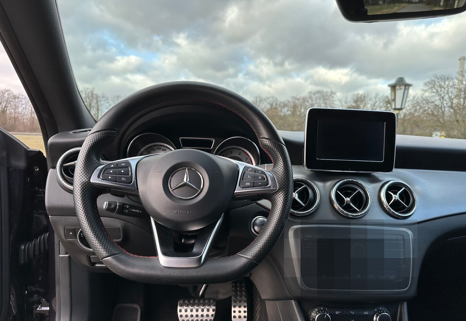 Mercedes-Benz CLA 200 Shooting Brake AMG Line Sonderlack foto 14