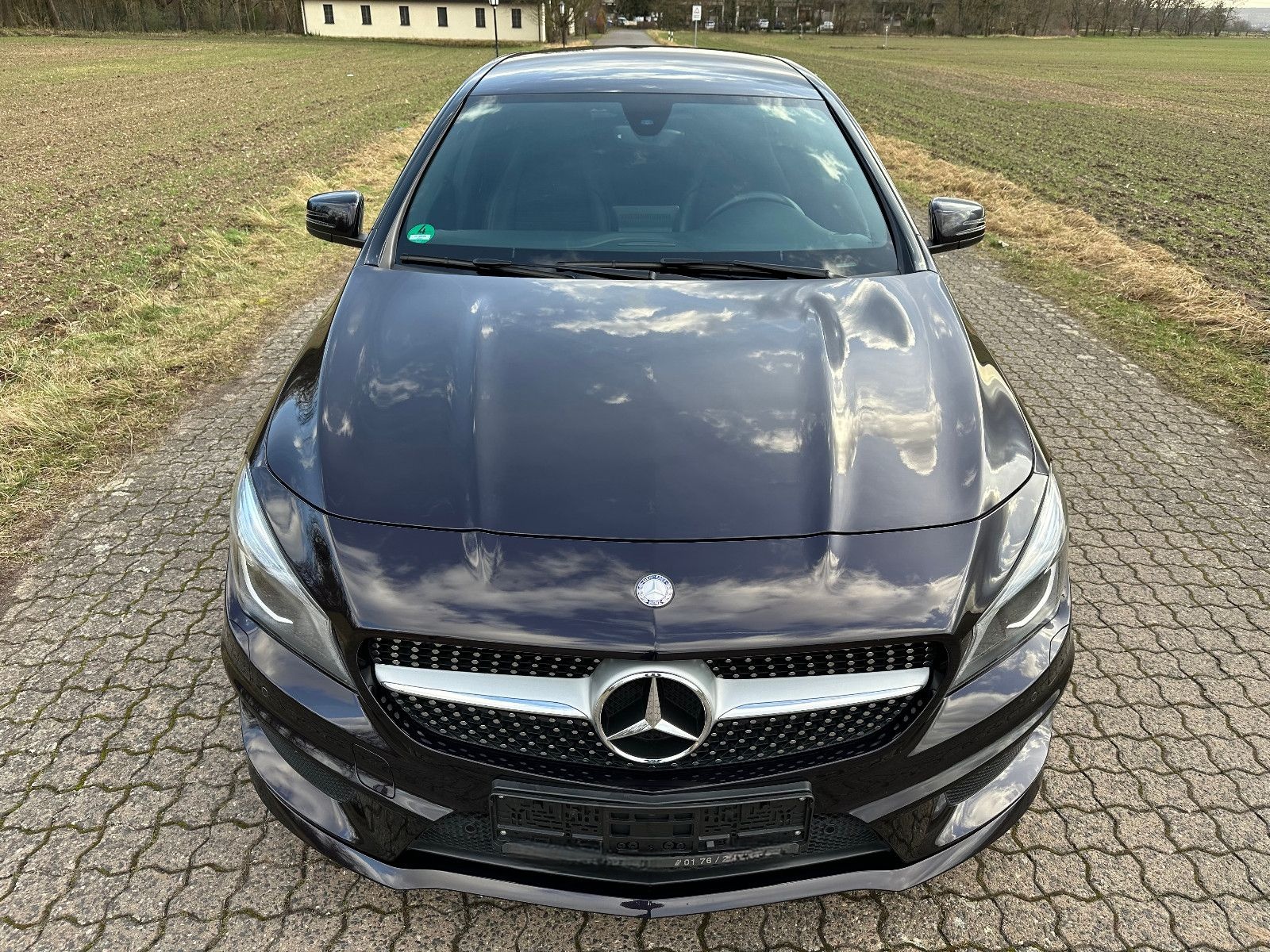 Mercedes-Benz CLA 200 Shooting Brake AMG Line Sonderlack foto 3