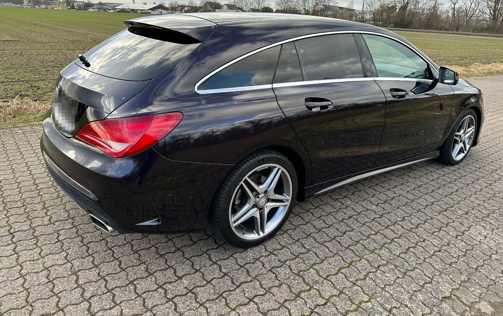 Mercedes-Benz CLA 200 Shooting Brake AMG Line Sonderlack foto 7