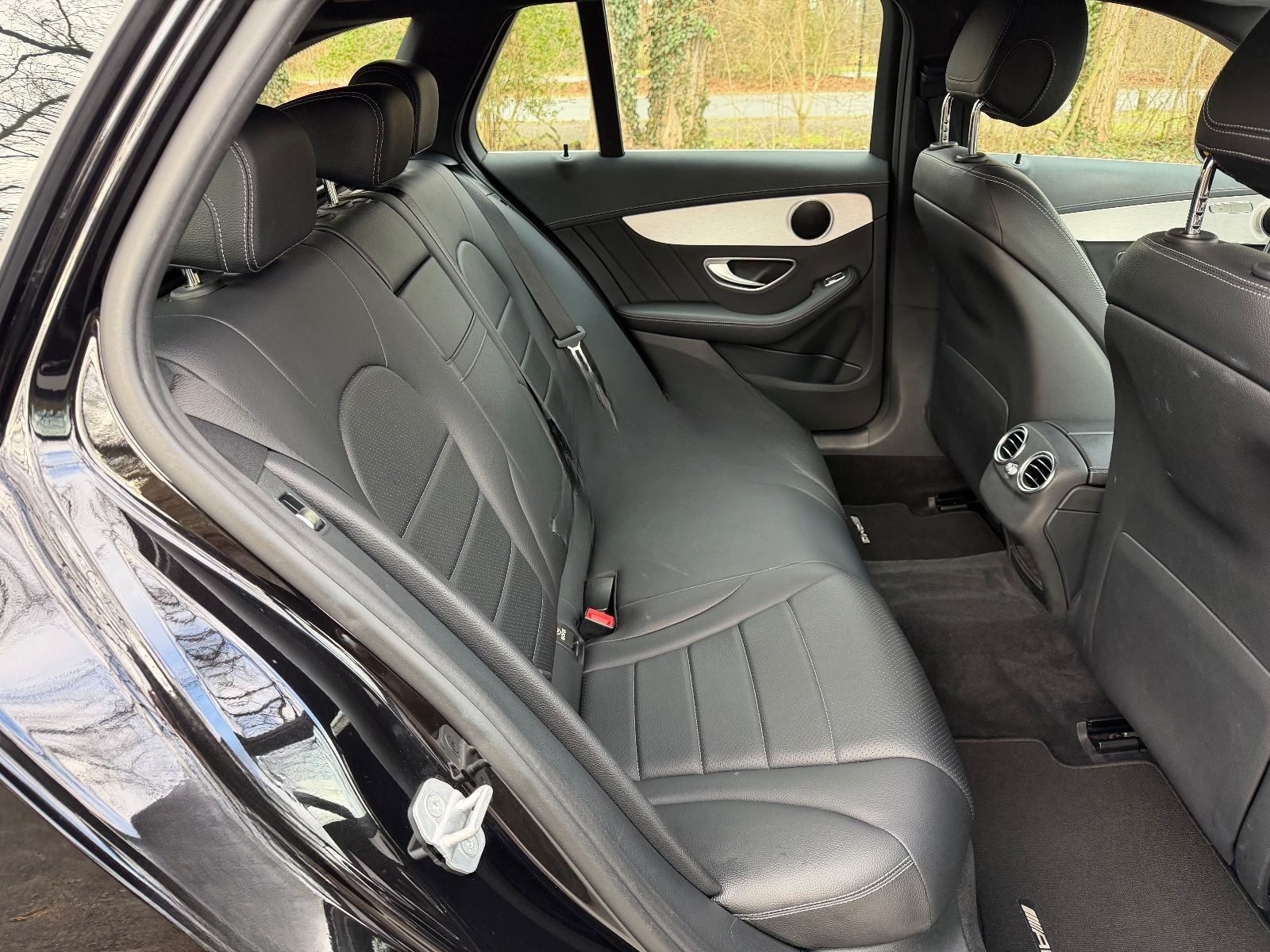 Mercedes-Benz C 200 T CGI AMG Line Automatik wenig km foto 13