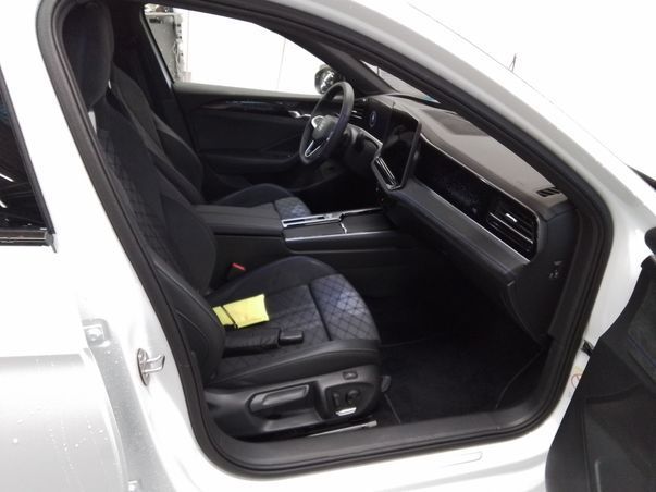 Volkswagen Passat Variant 2.0 TDI DSG R-Line  LED Navi Head foto 8