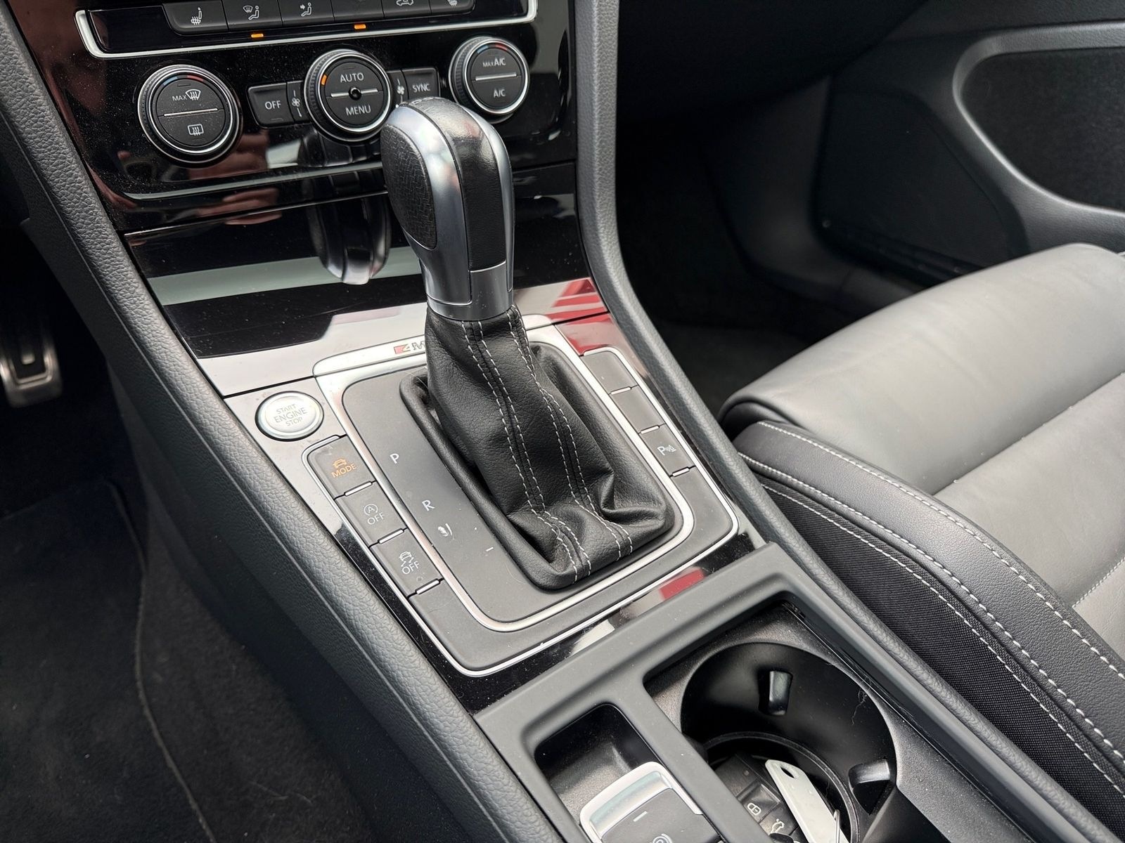 Volkswagen Golf VII 2.0 R BMT 4Motion Bi-Xenon ACC DAB PDC foto 29