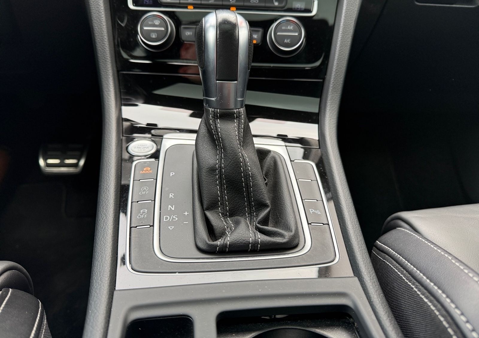 Volkswagen Golf VII 2.0 R BMT 4Motion Bi-Xenon ACC DAB PDC foto 30