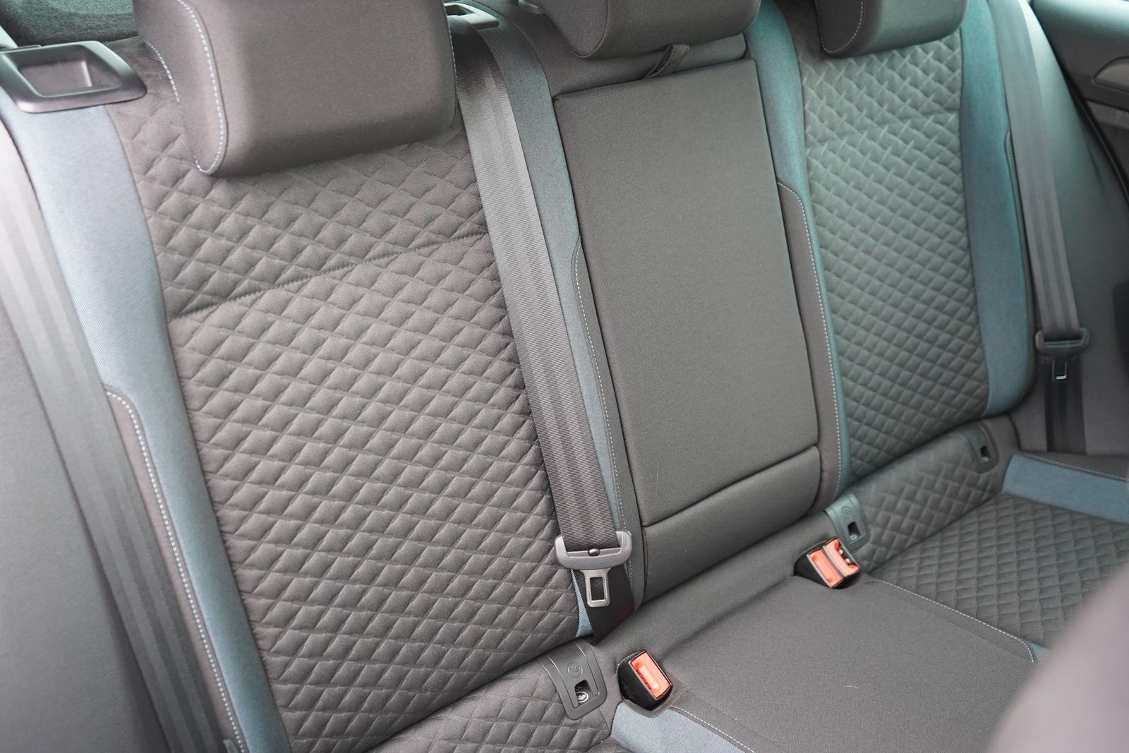 Volkswagen Golf VII 1.5 16V TSI IQ.DRIVE Navi ACC AHK USB foto 36