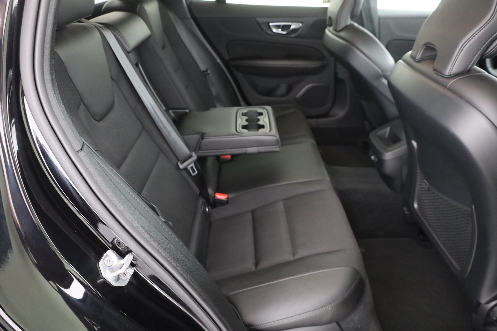 Volvo V60 2.0 Momentum LED Navi Kamera Teilleder PDC foto 22