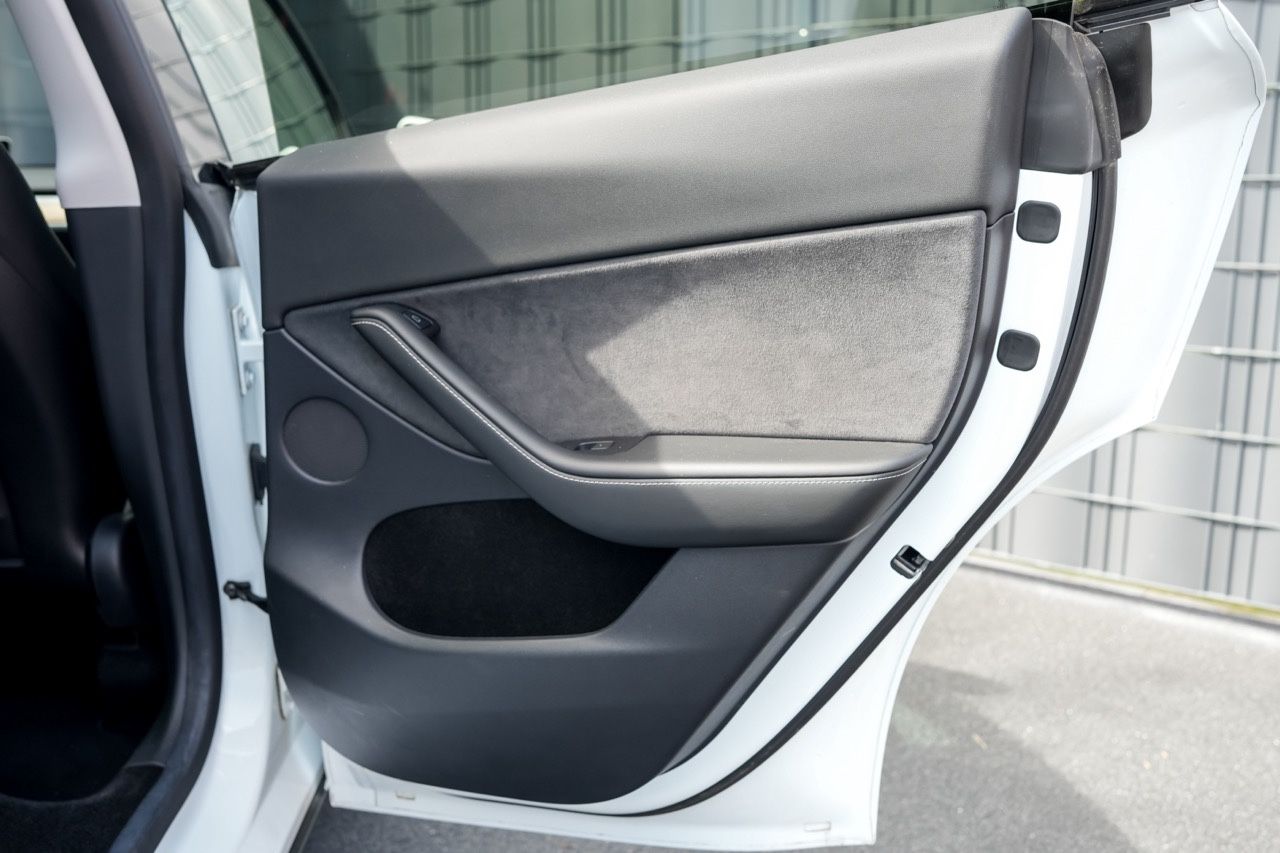 Tesla Model Y Long Range Dual Motor AWD*AHK*GARANTIE* foto 14