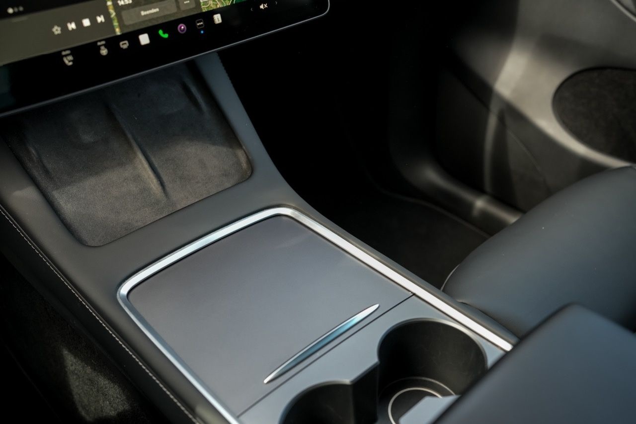 Tesla Model Y Long Range Dual Motor AWD*AHK*GARANTIE* foto 24