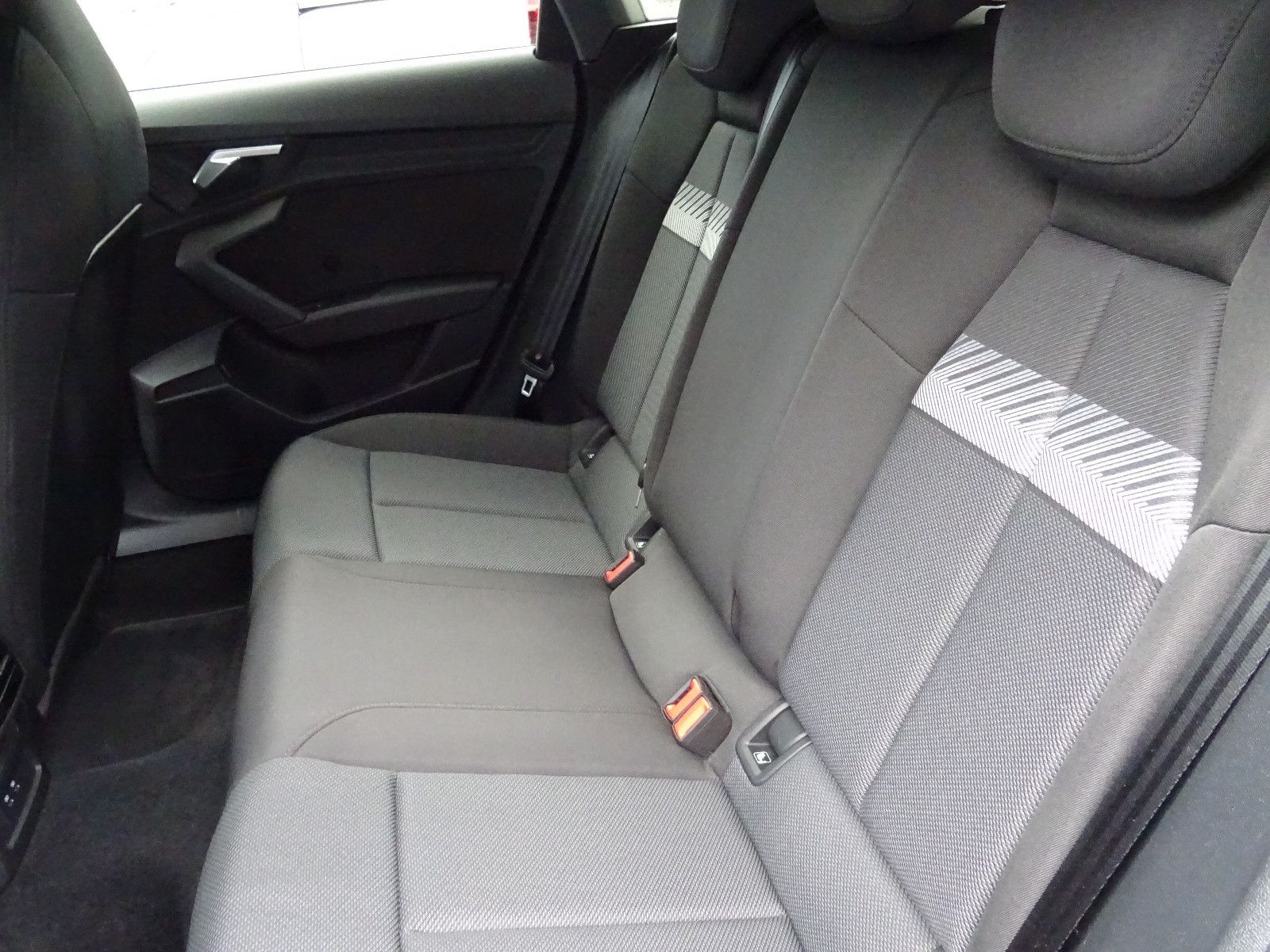Audi A3 Sportback 35 TFSI S line LED virtual  20" Alu foto 4