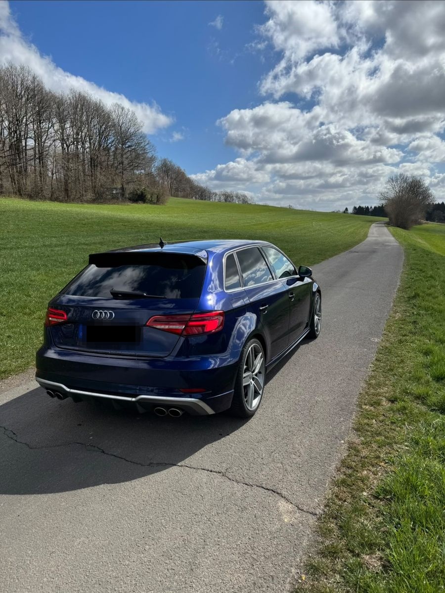 Audi S3 TFSI S tronic quattro Sportback - foto 4