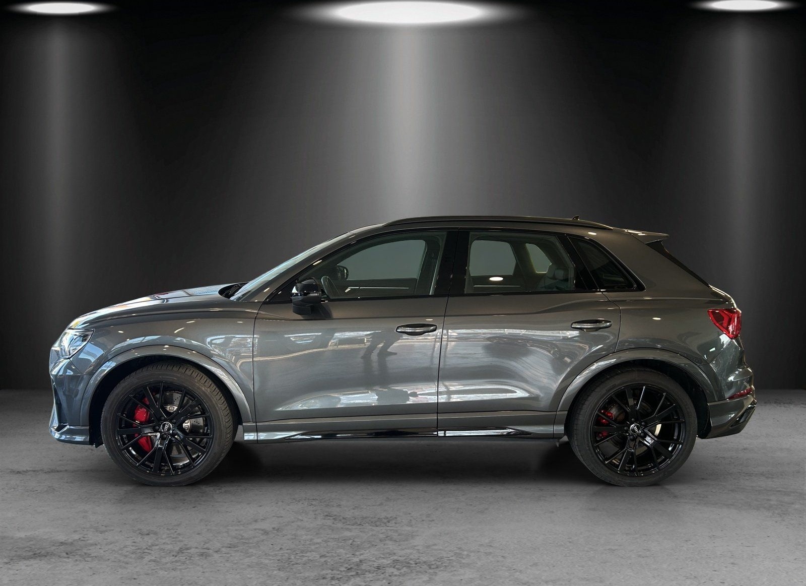 Audi RS Q3 quattro foto 2