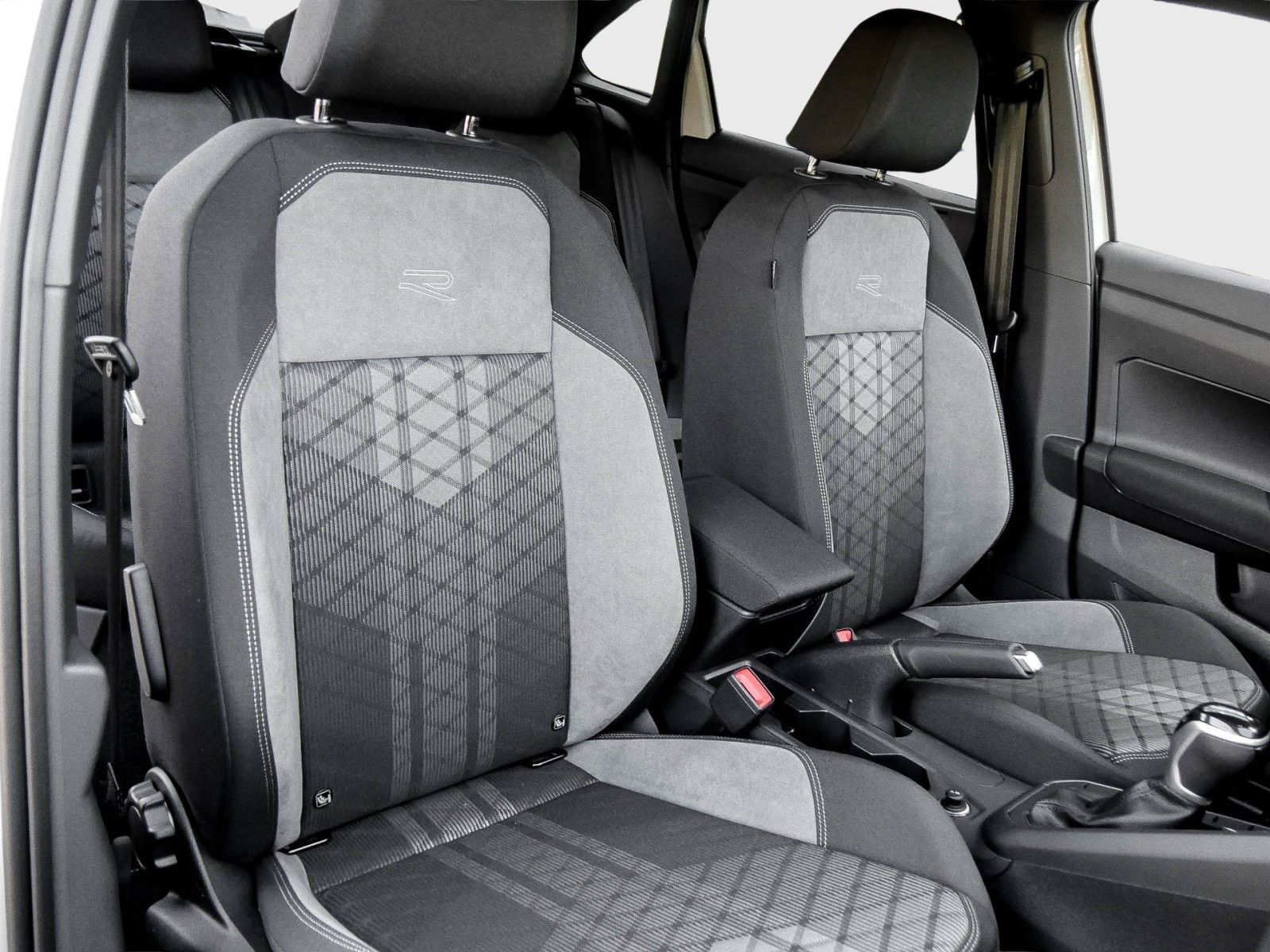 Volkswagen Taigo R-Line 1.5 TSI DSG IQ.Light Navi AHK Trave foto 6