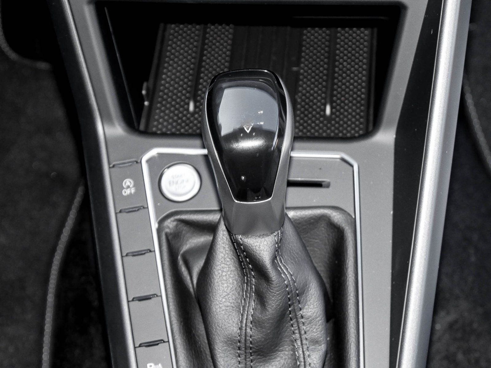 Volkswagen Taigo R-Line 1.5 TSI DSG IQ.Light Navi AHK Trave foto 9