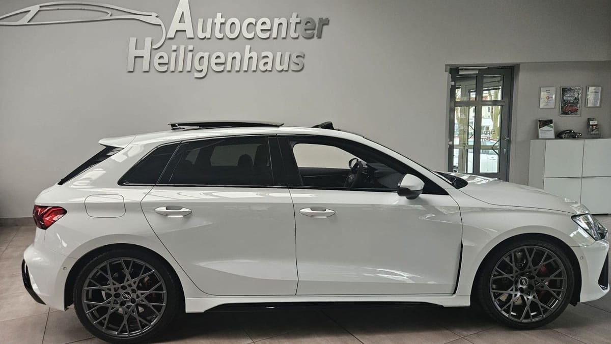 Audi RS3 Sportback Matrix-LED Panorama HeadUp 280KmH foto 3