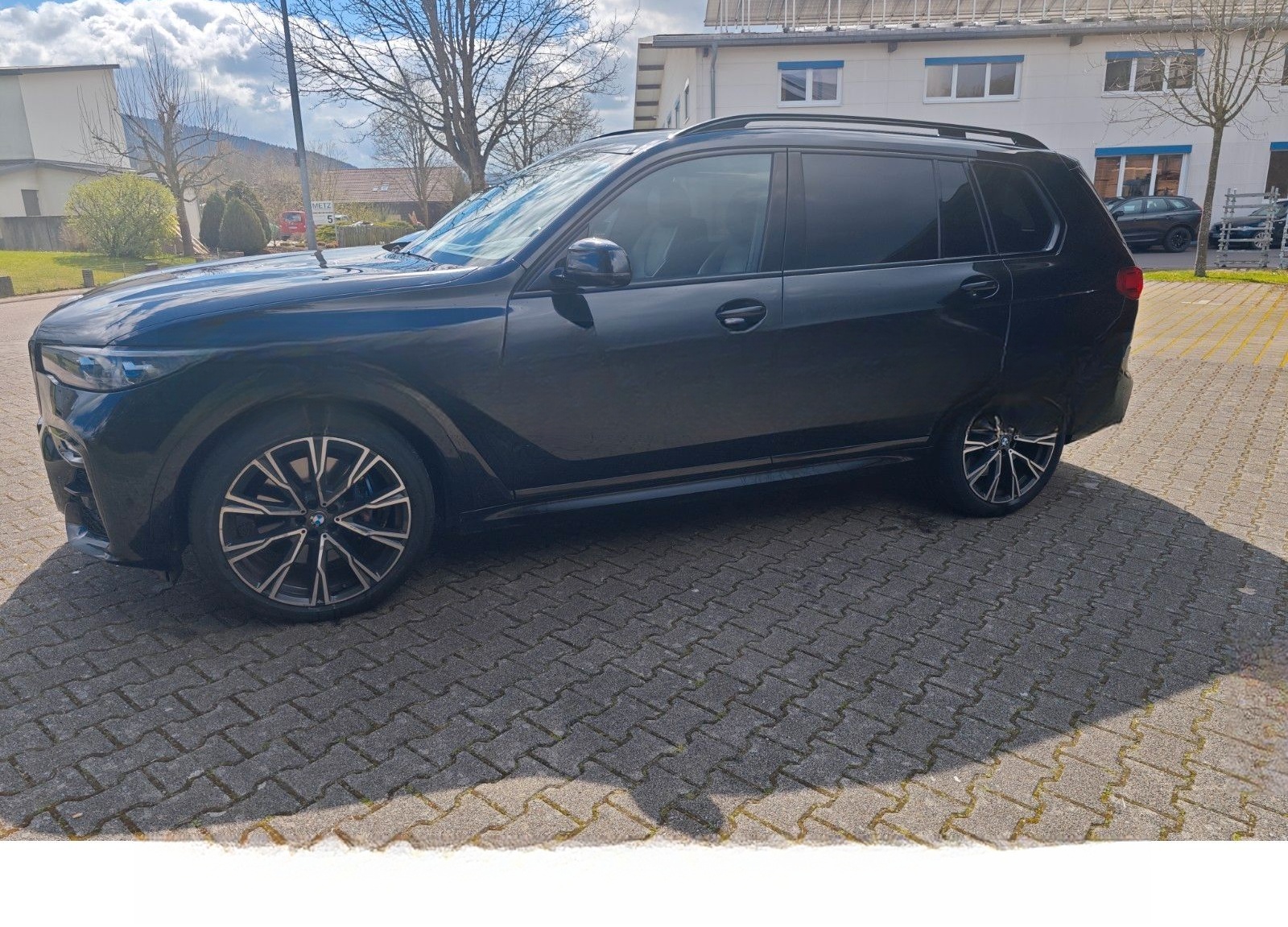 BMW X7 M50i*6-Sitzer*Pano*AHK*Fond-Entertainment*TV foto 3
