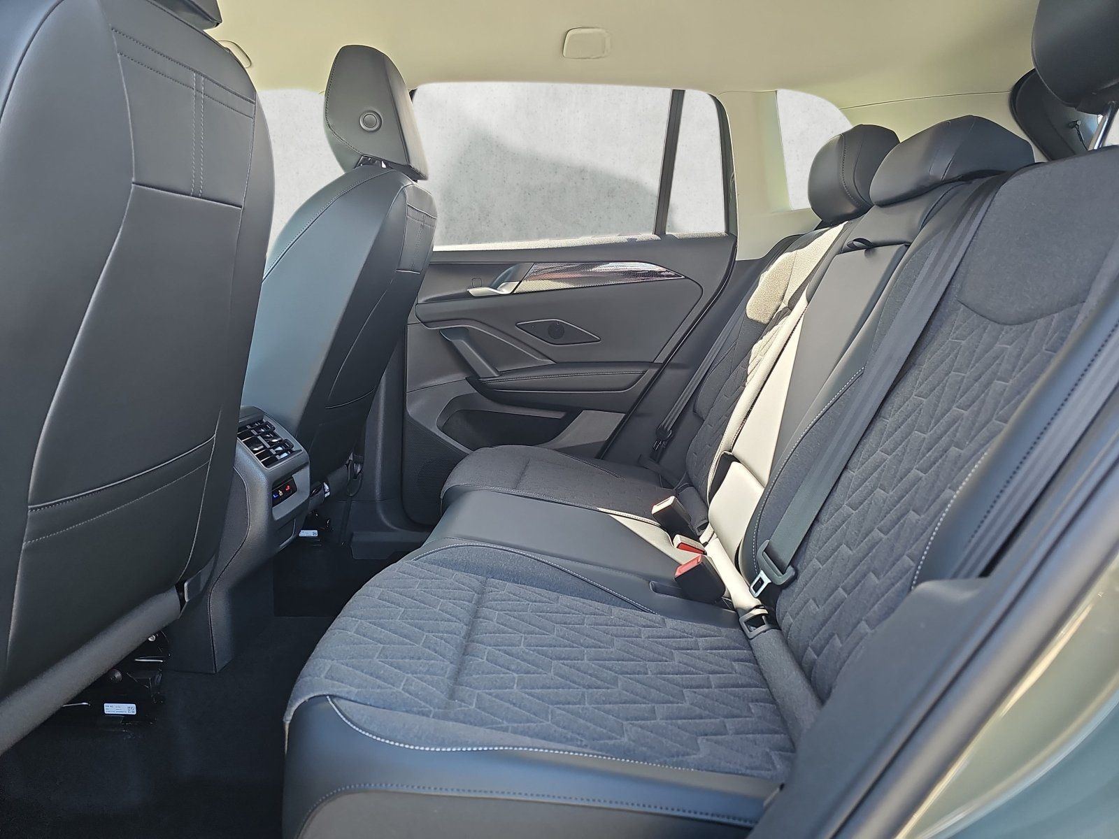 Volkswagen Tiguan  1.5 eTSI  Life Kamera ACC LED AHK foto 21