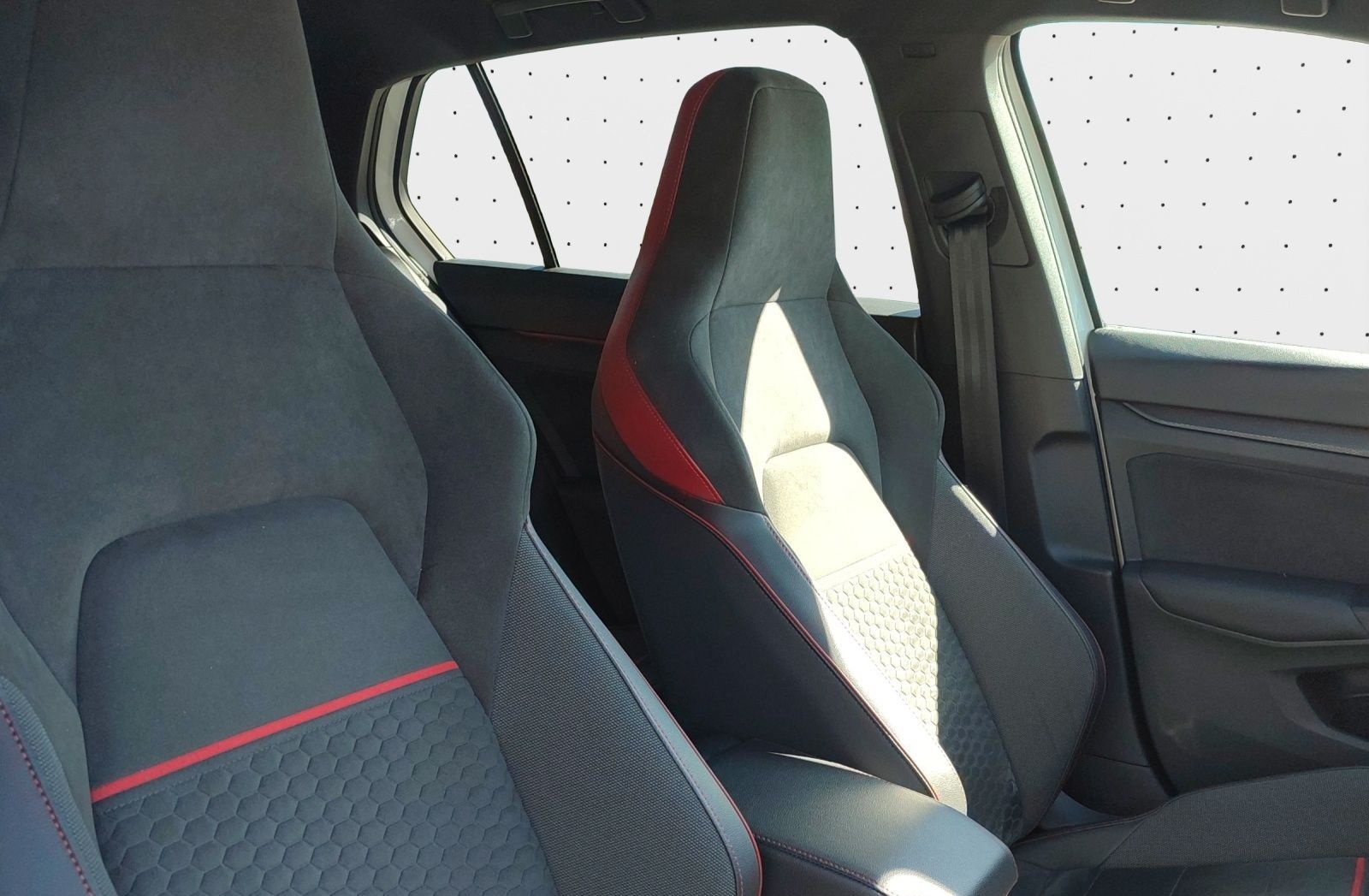 Volkswagen Golf GTI VIII 2.0 TSI  Clubsport DSG* Navi*Kamer foto 6
