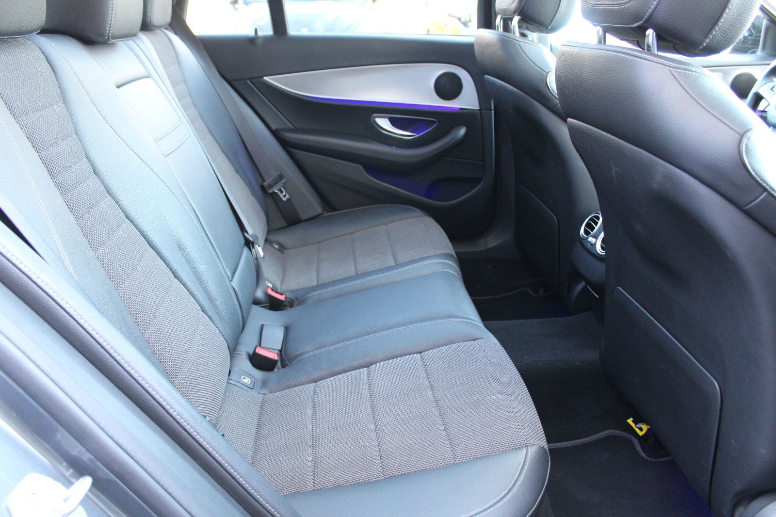 Mercedes-Benz E 220 E T-Modell 4Matic*AMG Line foto 17