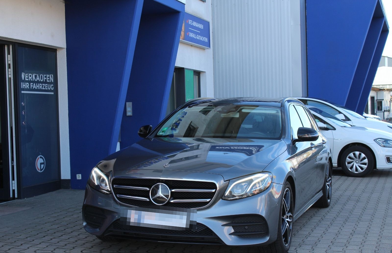 Mercedes-Benz E 220 E T-Modell 4Matic*AMG Line foto 3