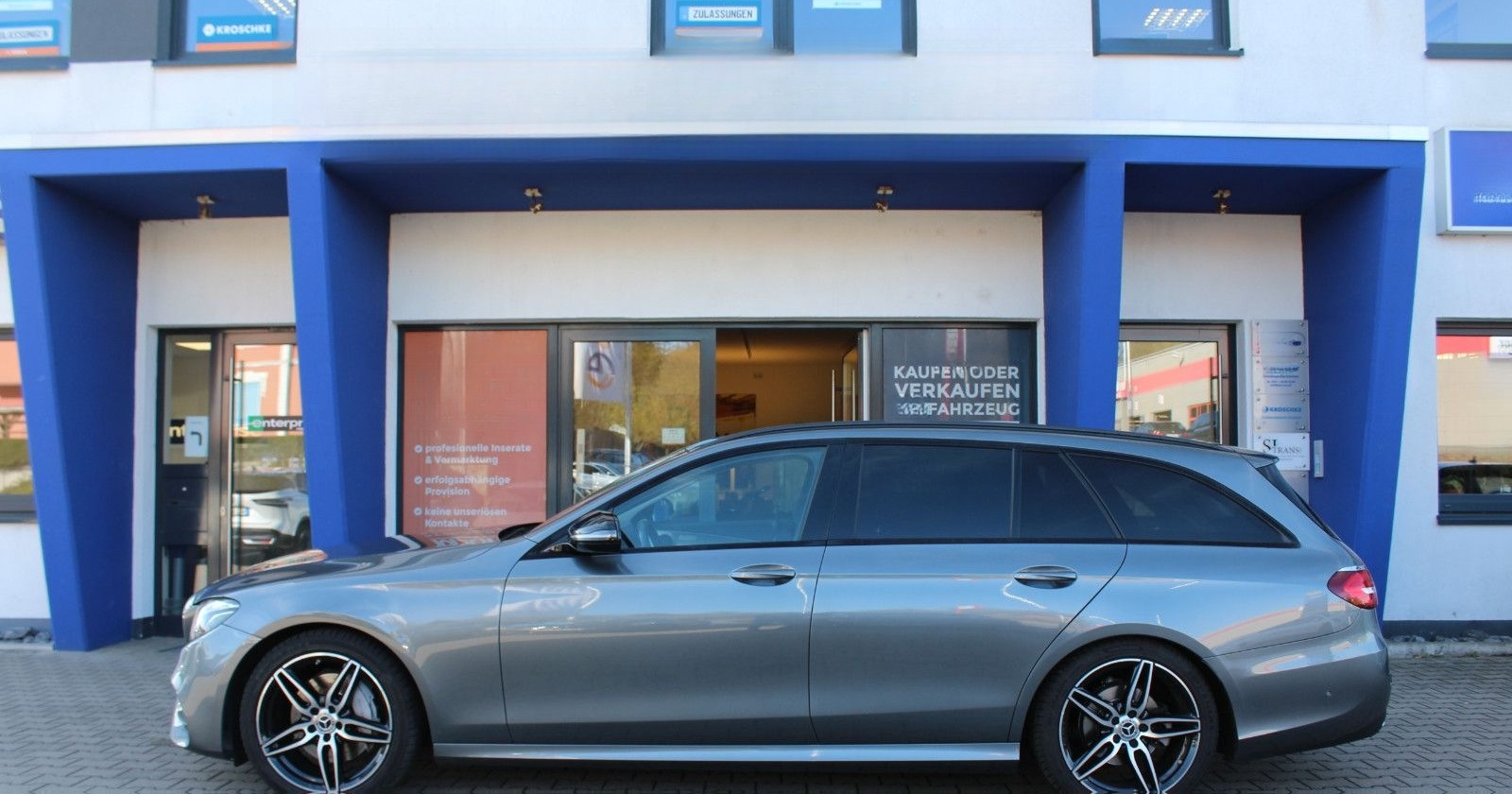 Mercedes-Benz E 220 E T-Modell 4Matic*AMG Line foto 8