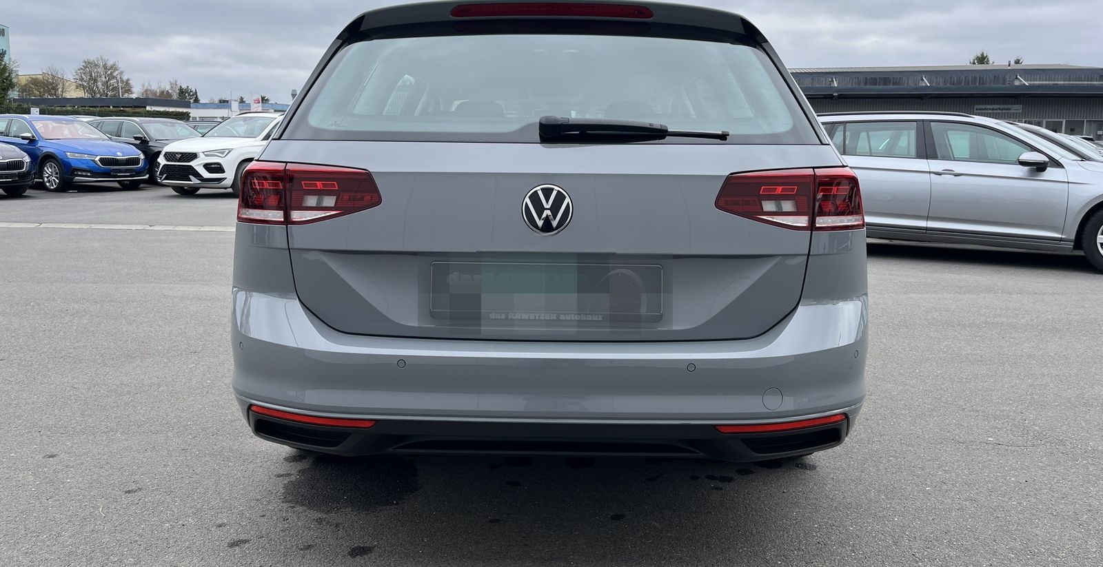 Volkswagen Passat Variant 2.0 TDI DSG Business 172€ m.20% A foto 8