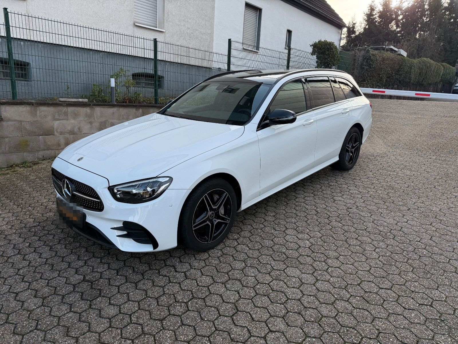 Mercedes-Benz E 300 de 4Matic    AMG SPORT PAKET foto 9
