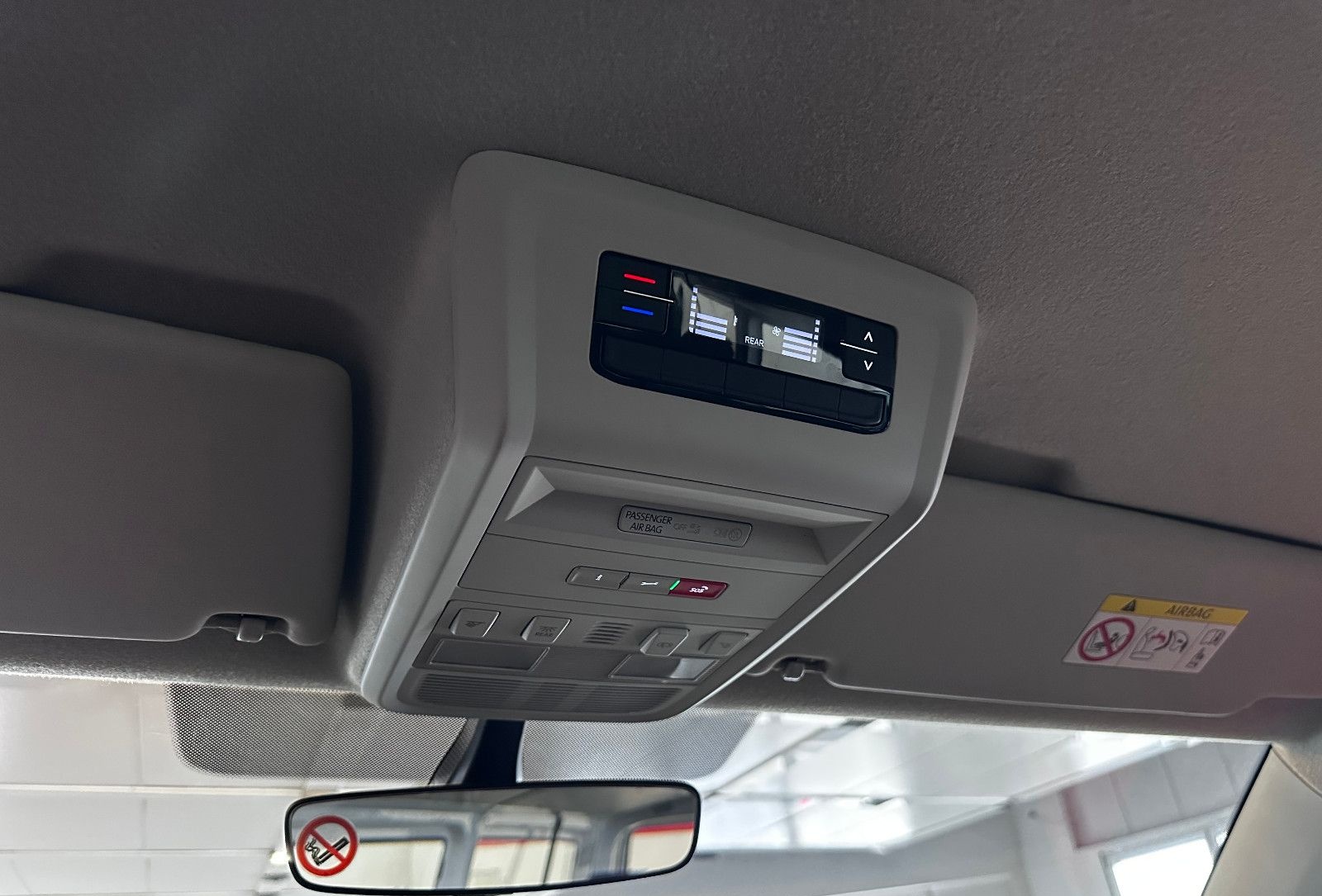 Volkswagen T6.1 Transporter lang 8.Sitzer//1.Hand//Kamera/ foto 17