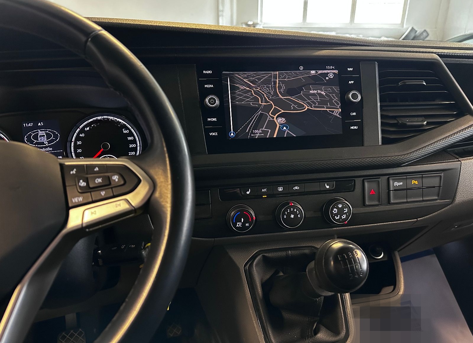 Volkswagen T6.1 Transporter lang 8.Sitzer//1.Hand//Kamera/ foto 18