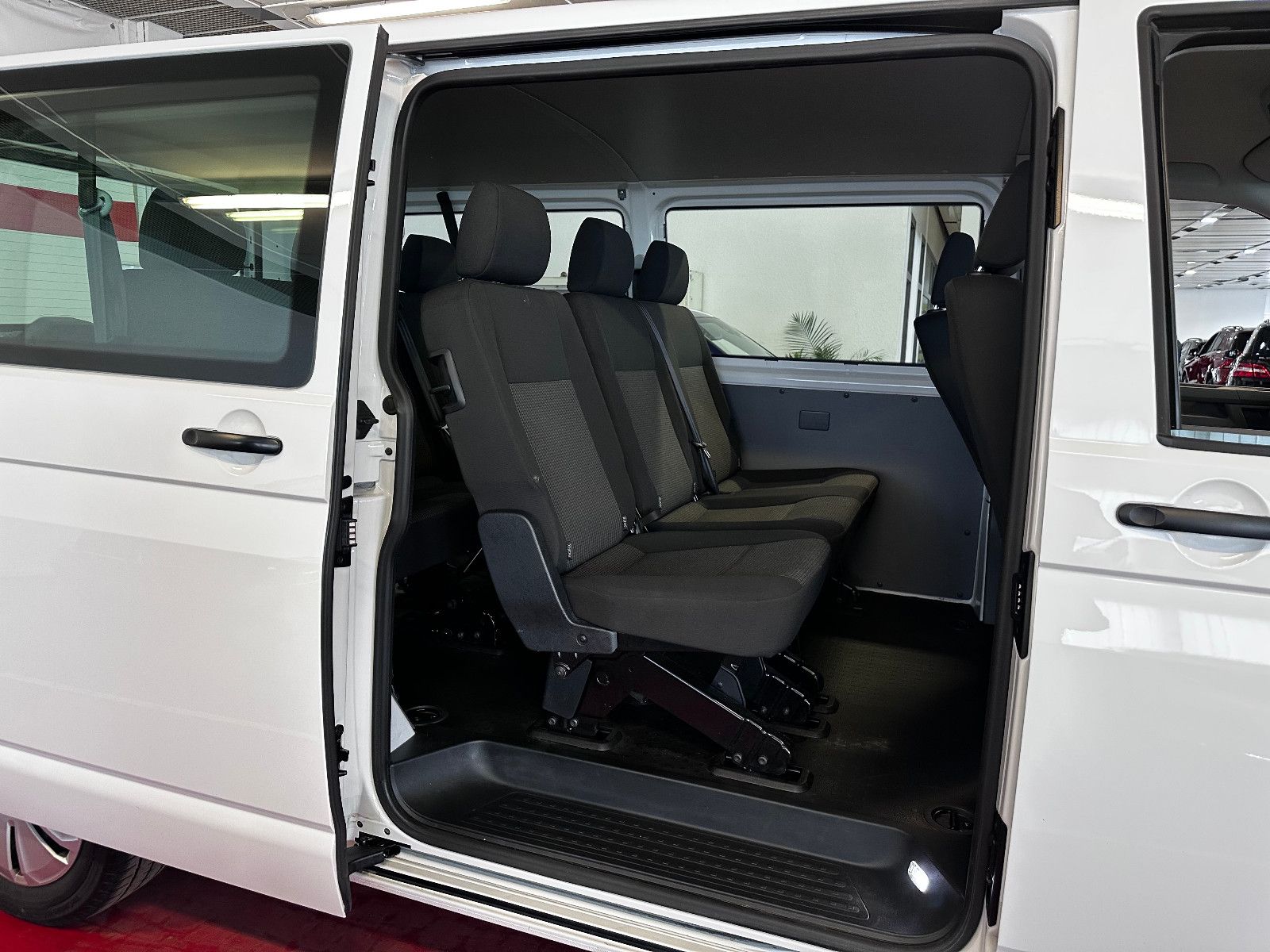 Volkswagen T6.1 Transporter lang 8.Sitzer//1.Hand//Kamera/ foto 21