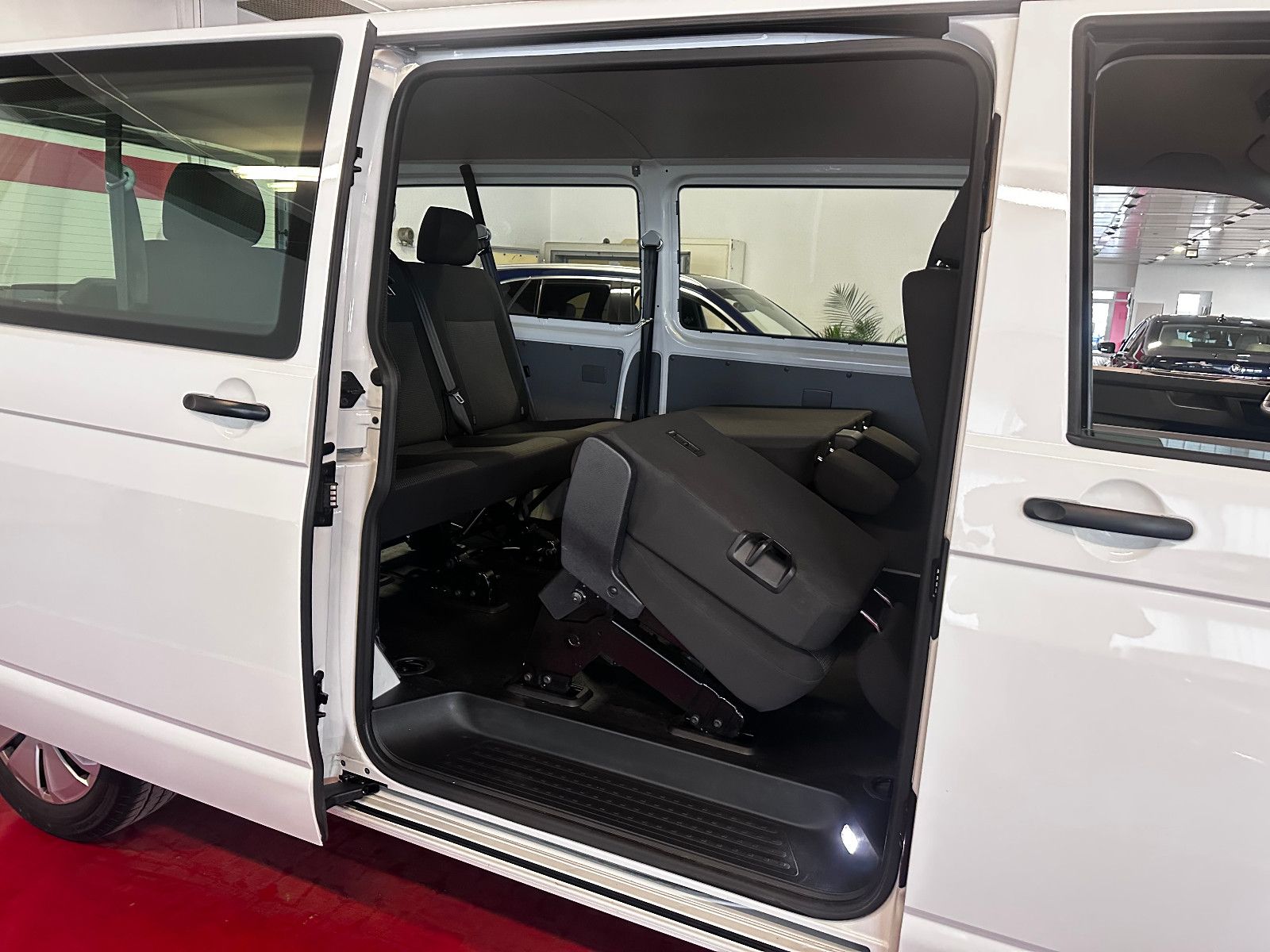 Volkswagen T6.1 Transporter lang 8.Sitzer//1.Hand//Kamera/ foto 22