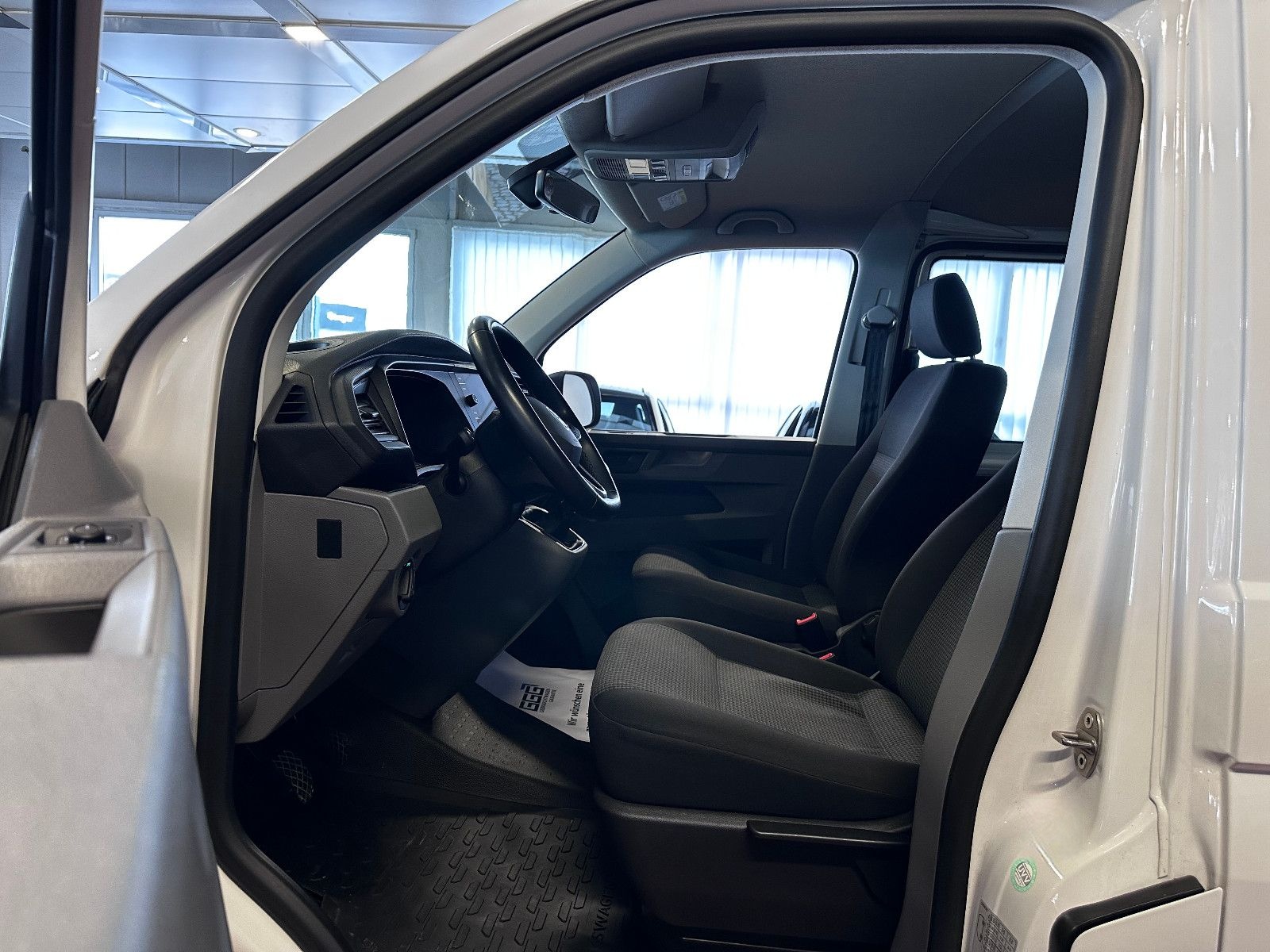 Volkswagen T6.1 Transporter lang 8.Sitzer//1.Hand//Kamera/ foto 8