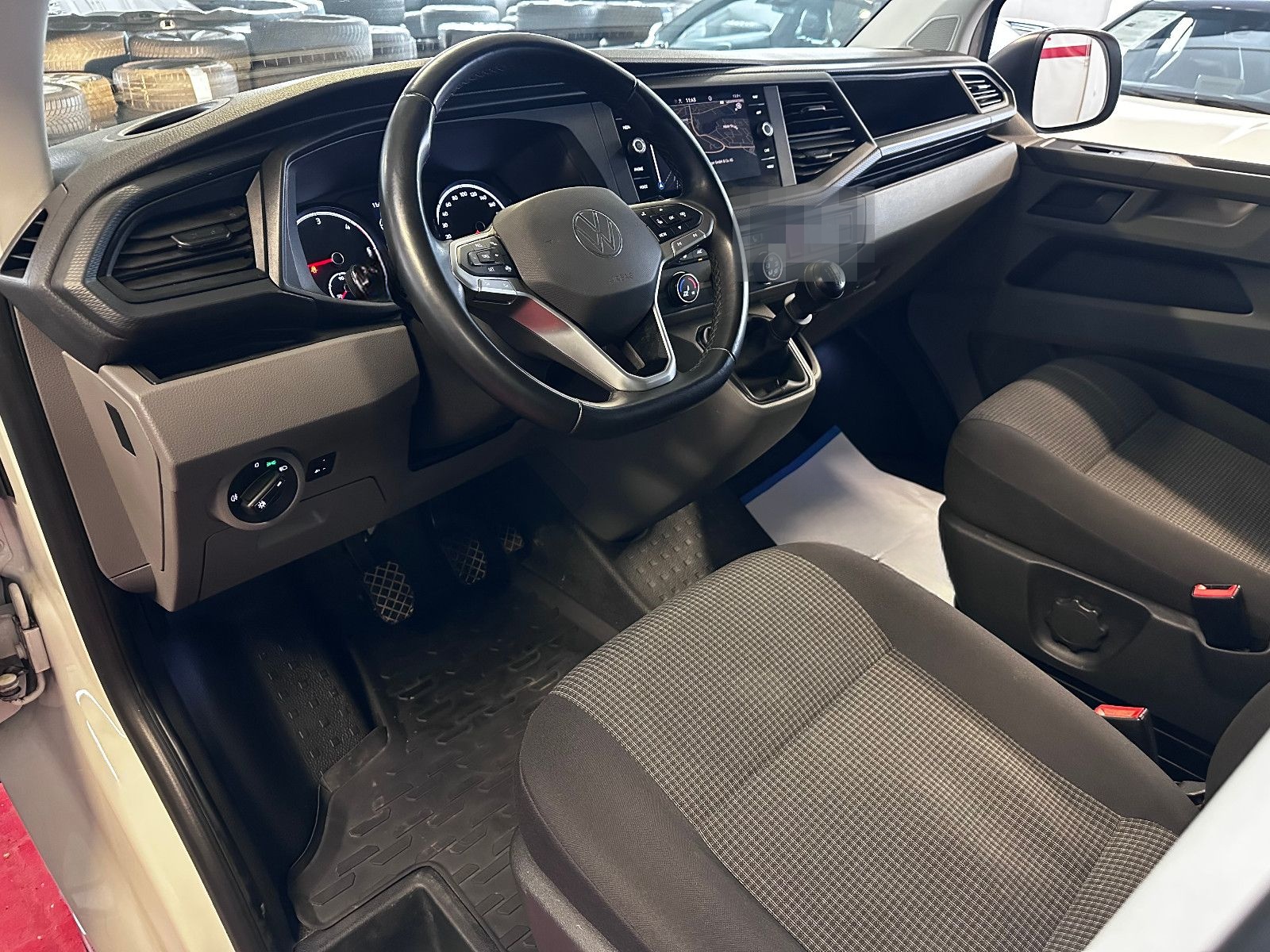 Volkswagen T6.1 Transporter lang 8.Sitzer//1.Hand//Kamera/ foto 9