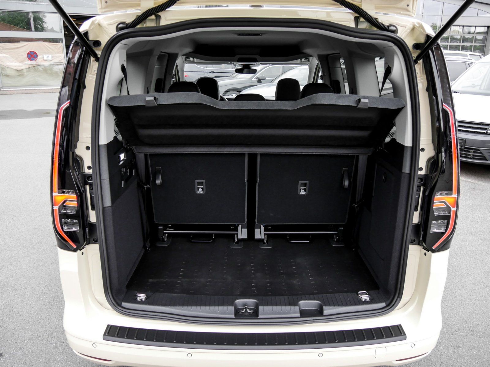 Volkswagen Caddy Maxi Life 2.0 TDI DSG TAXI LED Navi ACC Ku foto 12