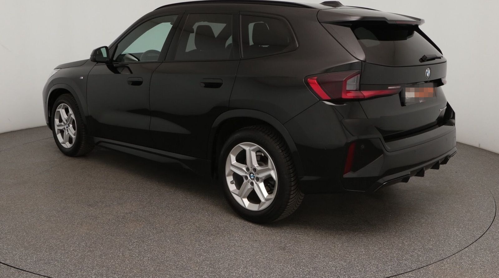 BMW X1 sDrive18d M Sport|ACC|ad.LED|HeadUp|PANO|AHK foto 4