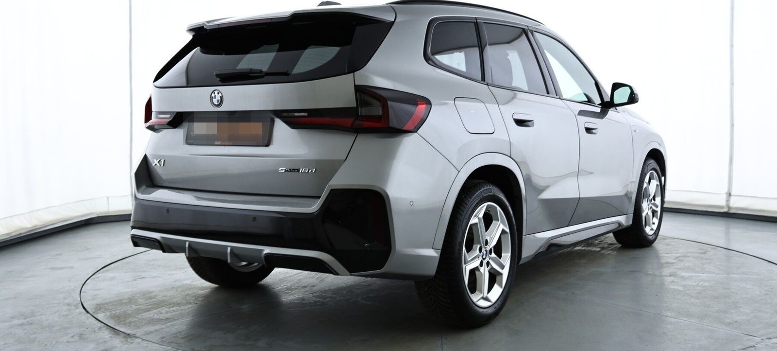 BMW X1 sDrive18d M Sport|ACC|PANO|HeadUp|ad.LED|AHK foto 5