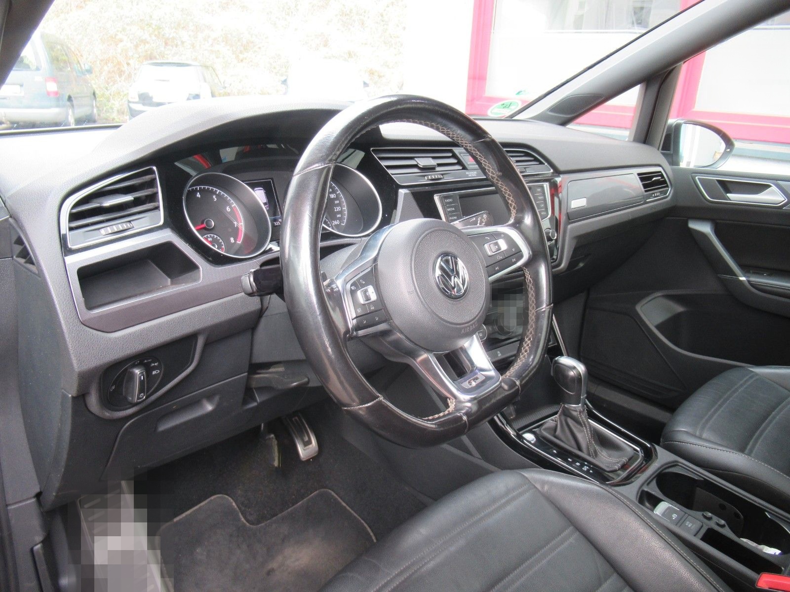 Volkswagen Touran 1.8 TSI DSG Highline 7Sitze R-Line Panora foto 12