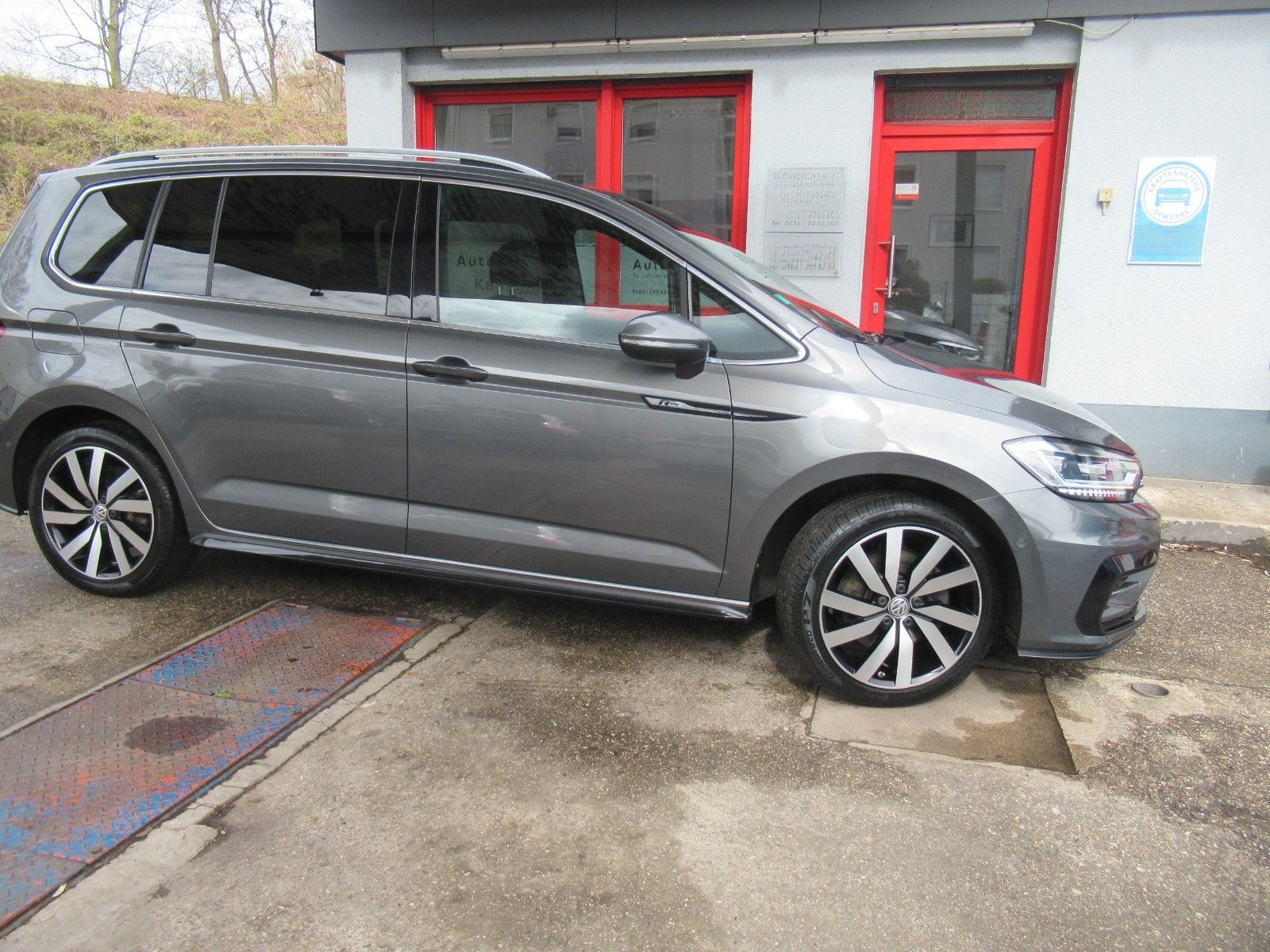 Volkswagen Touran 1.8 TSI DSG Highline 7Sitze R-Line Panora foto 5