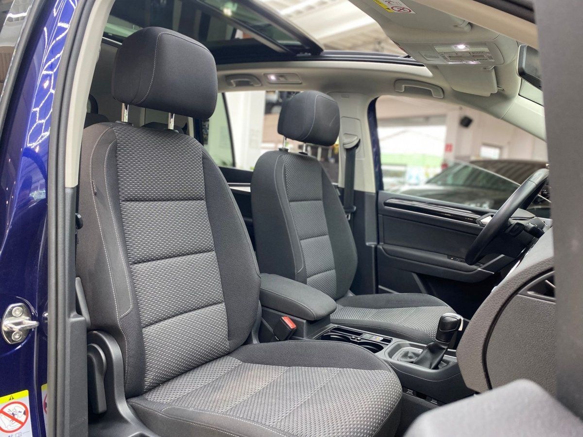 Volkswagen Touran 2.0 TDI Comfortline 1.Hd Pano Navi RueFaK foto 15