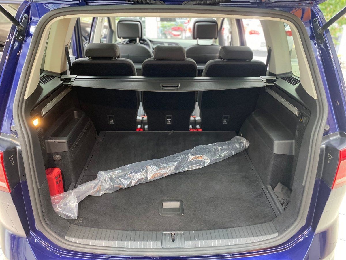 Volkswagen Touran 2.0 TDI Comfortline 1.Hd Pano Navi RueFaK foto 19